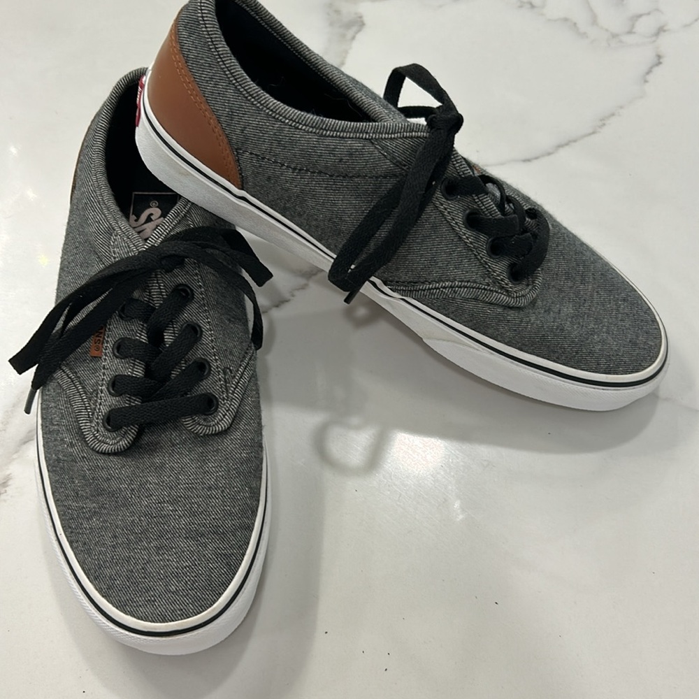 Vans Atwood Deluxe Sneakers. Size 8.5